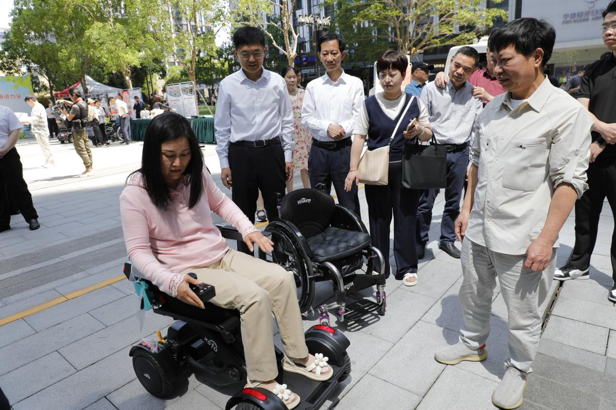 福建省辅具中心举办高科技辅具展示、体验、宣介活动(图2)