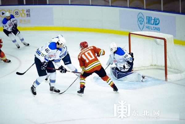 经世智能复合机器人亮相运动会演绎智能制造风采