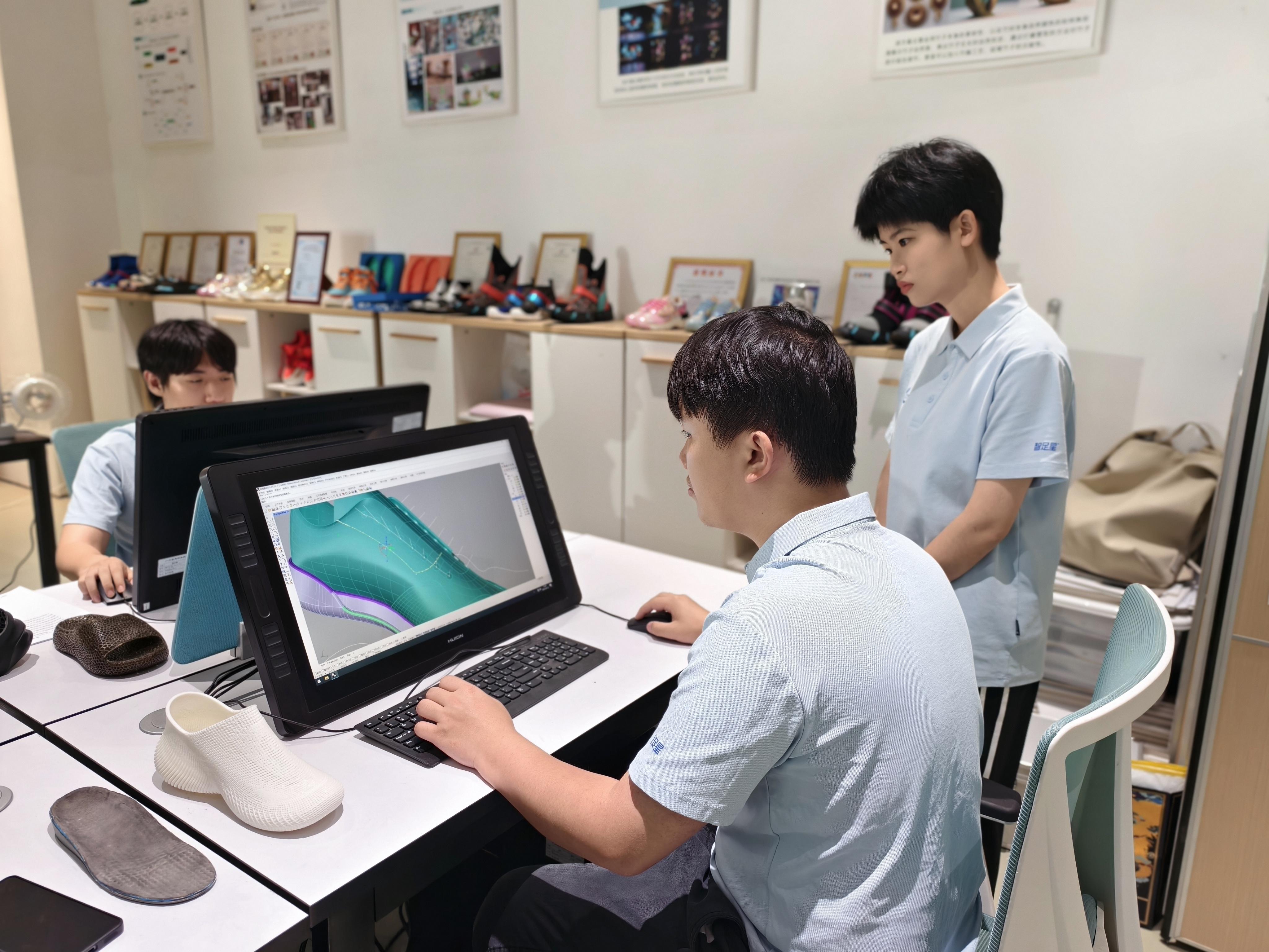 广州这所职院“智造”的运动鞋藏着多少黑科技？【视频】