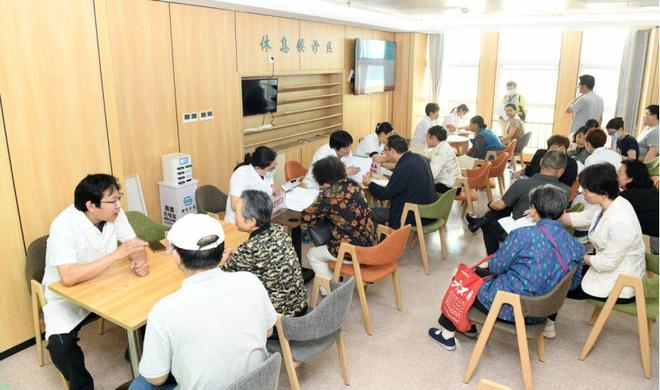 泰安市中心医院开展体检人员专场健康管理活动(图1)