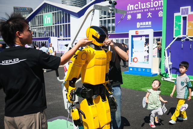 外滩大会上“秀绝活”机器人离我们的生活还有多远？(图10)
