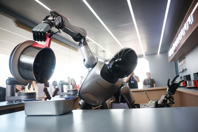 外滩大会上“秀绝活”机器人离我们的生活还有多远？(图17)