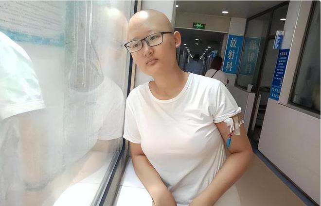 2012年河北女孩7年花200万抗癌亲友劝放弃怒道：我凭啥该死(图2)