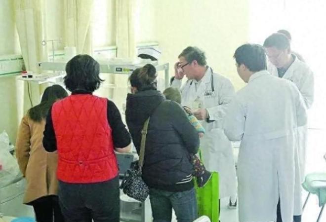 2012年河北女孩7年花200万抗癌亲友劝放弃怒道：我凭啥该死(图13)