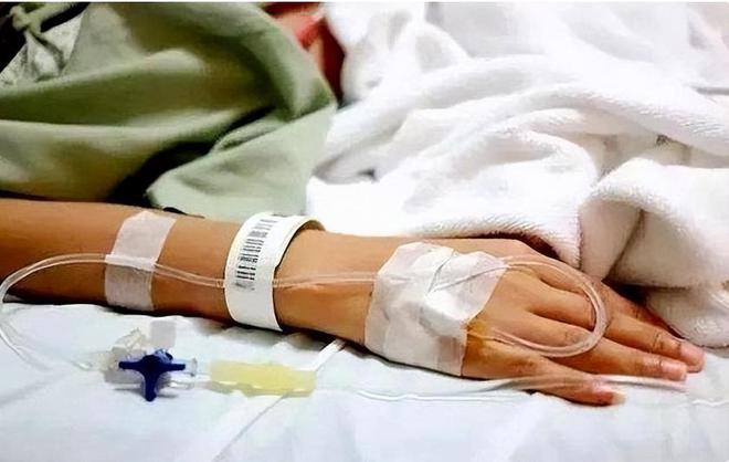 2012年河北女孩7年花200万抗癌亲友劝放弃怒道：我凭啥该死(图17)