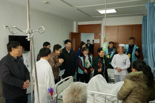 2012年河北女孩7年花200万抗癌亲友劝放弃怒道：我凭啥该死(图31)