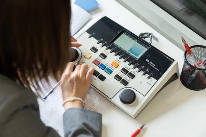 静安区老年大学携手上海假肢厂打造科技适老新体验(图4)