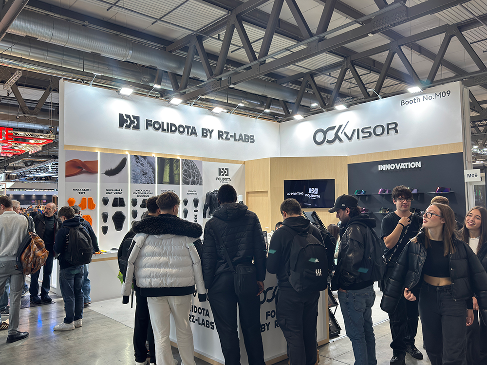 RZLABs携3D打印智能减震材料亮相2025意大利EICMA展会全球首发山纹铠系列(图3)