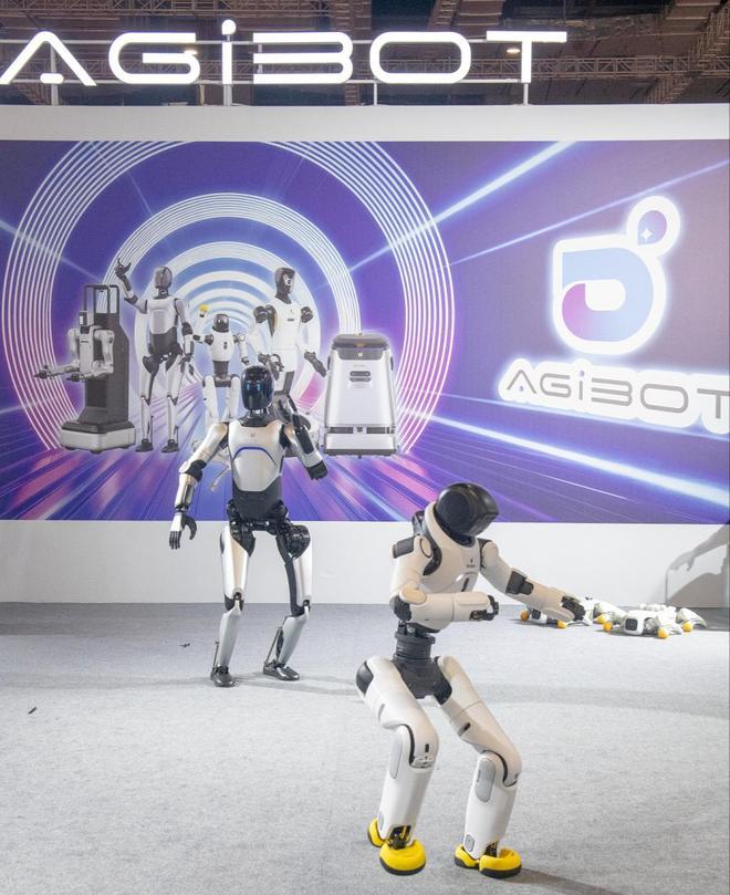 进博直击｜人形机器齐聚未来决胜具身智能AI模型(图11)