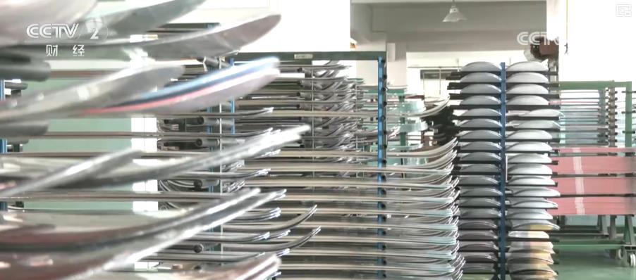 “冷装备”成“热销品” ：国产雪具凭实力圈粉市场 热销国内 加速“出海”(图2)